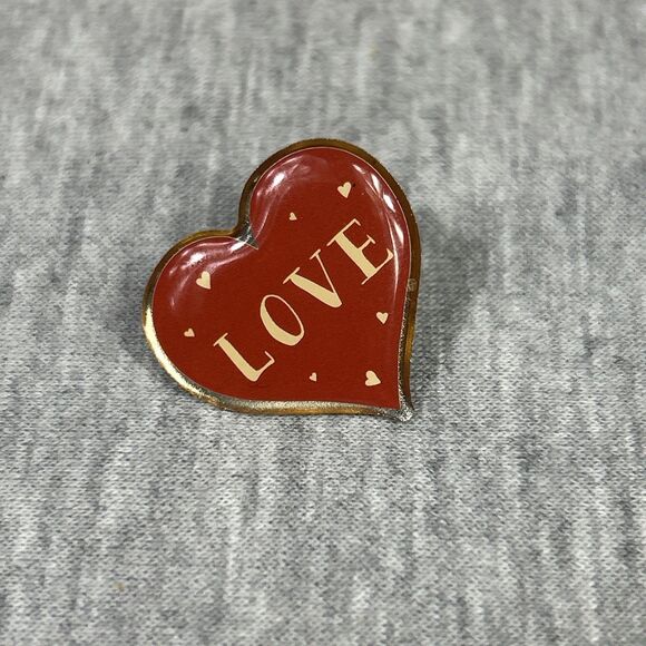 RED HEART LAPEL PIN 1”  Tiny Cute “LOVE” Lapel Hat Tie Tack Badge Valentines Day - Picture 1 of 10